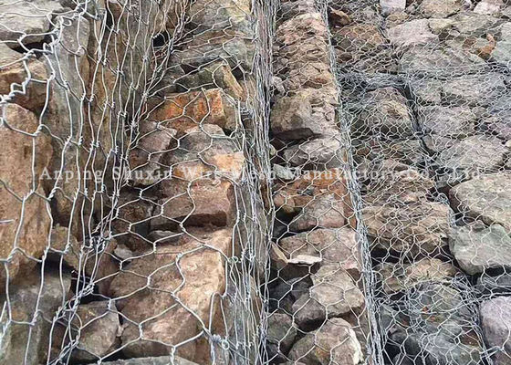 Τρία υφαμένα συστροφή υψηλά κλουβιά τοίχων Gabion ψευδάργυρου