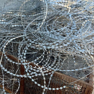 Galvanized Bto-22 Razor Wire Fence Stretched Ribbon Barbed Wire Coils for Farm/Fence