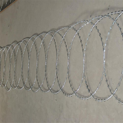 BTO-22 Ζυγισμένο 90cm Διαμέτρου Coil Concertina ξυράφι συρματόπλεγμα για τοίχο προστασίας