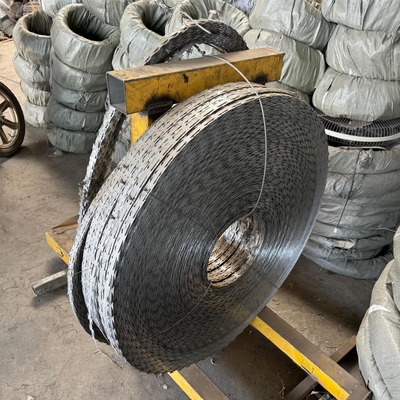 Ζεστό βουτηγμένο γαλβανισμένο Cbt65 Bto30 Bto-22 Roll Concertina Double Strand Razor Blade Barbed Wire