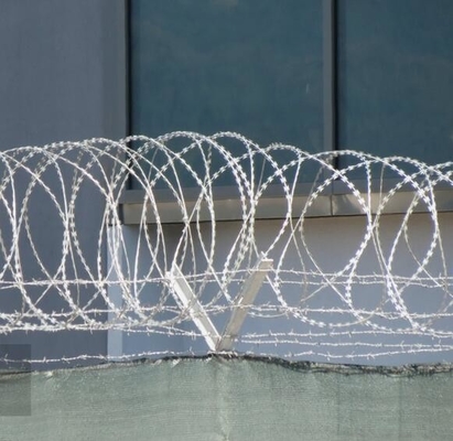 Σίδερο γαλβανισμένο ή 304 από ανοξείδωτο χάλυβα Razor Blade Fencing Wire που χρησιμοποιείται για φράχτη υψηλής ασφάλειας