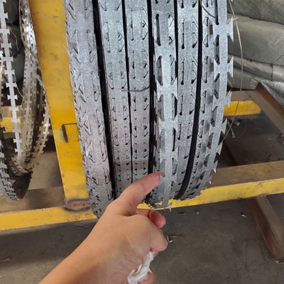 Ζυγισμένο χάλυβα Bto - 22 Razor Berbed Wire / Razor Tape Φράχτες