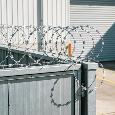 Heavy Duty Galvanized Razor Barbed Wire BTO-22 Anti-Climb Security Fence for Warehouse