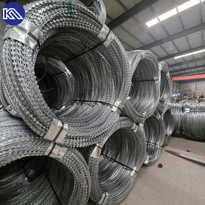 Φράχτης με λεπίδες ξυραφιού ασφαλείας για σπίτια, ρολό πλέγματος συρματόσχοινου με λεπίδες ξυραφιού, ασφάλεια κατοικιών, BTO-22, πλέγμα με αγκάθια ξυραφιού