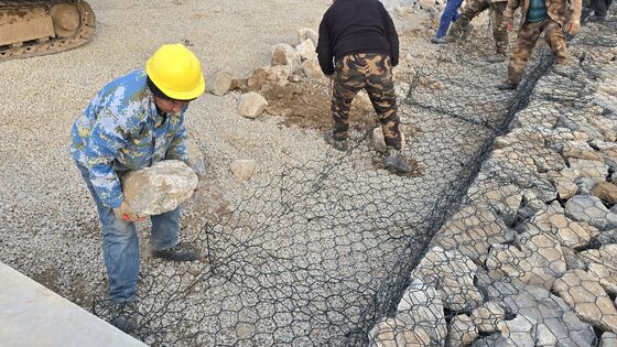 Ανταγωνιστική τιμή εργοστασίου 6*8cm πλεκτά κιβώτια gabion γαλβανισμένο καλάθι gabion 2.2mm gabion