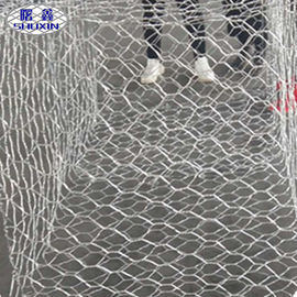 Ο τοίχος Gabion ακρίβειας εγκλωβίζει το υφαμένο γαλβανισμένο μέγεθος καλαθιών Gabion με το βράχο που γεμίζουν