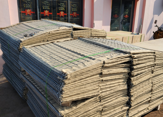 Βαρέων καθηκόντων 4mm αμυντικό Geotextile πολυπροπυλενίου εμποδίων μη υφαμένο που ευθυγραμμίζεται